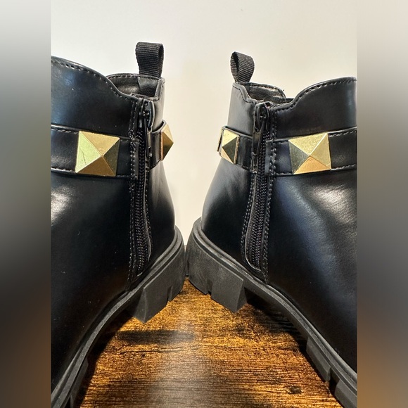 Steve Madden Little/Big Girls JSugarr  Stud Belt Ankle Boots NWT Various… - Picture 8 of 9